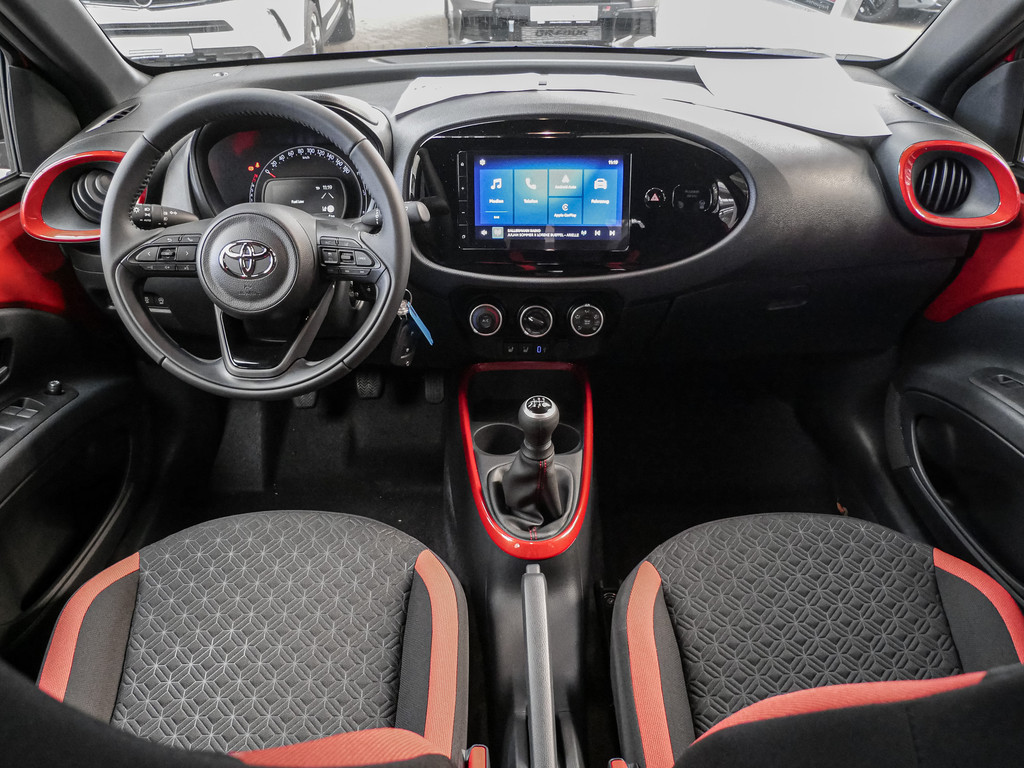 Fahrzeugansicht TOYOTA Aygo X 1.0 Teamplayer - Bild 6