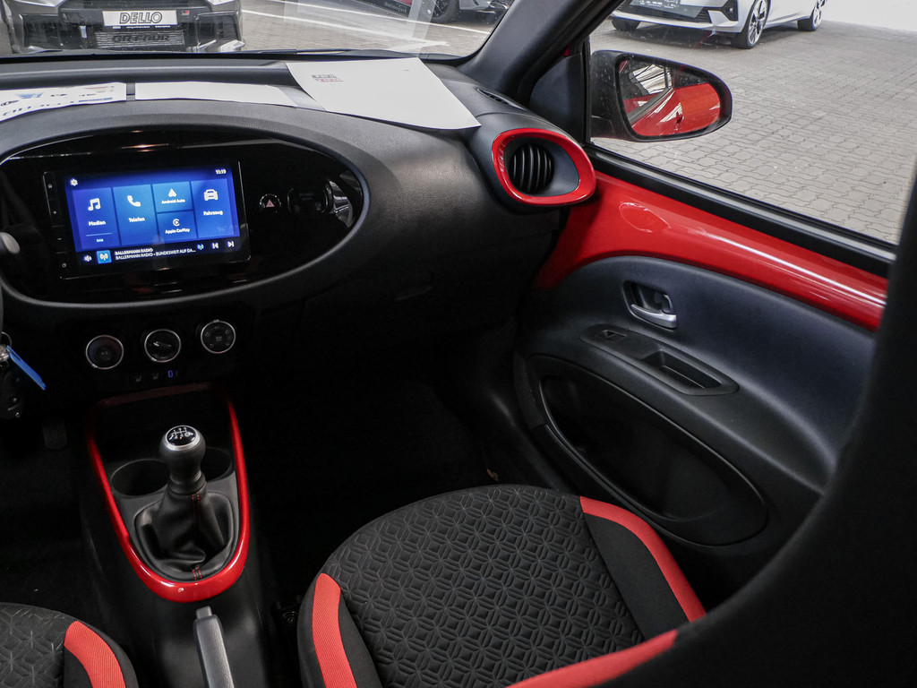 Fahrzeugansicht TOYOTA Aygo X 1.0 Teamplayer - Bild 8