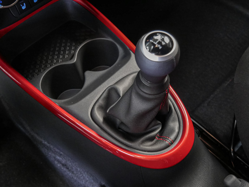 Fahrzeugansicht TOYOTA Aygo X 1.0 Teamplayer - Bild 19