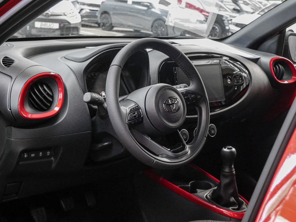 Fahrzeugansicht TOYOTA Aygo X 1.0 Teamplayer - Bild 30