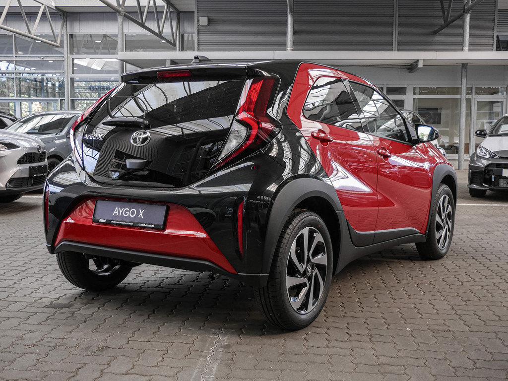 Fahrzeugansicht TOYOTA Aygo X 1.0 Teamplayer - Bild 32