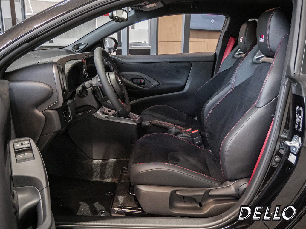 Fahrzeugansicht TOYOTA Yaris 1.6 GR - Bild 5