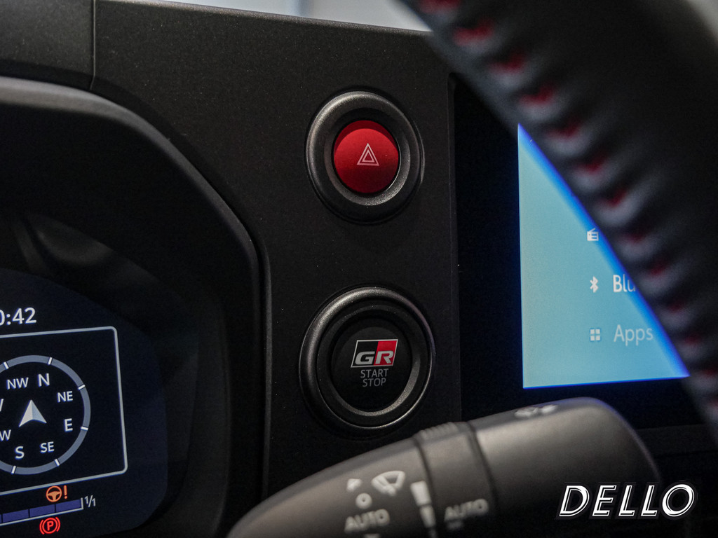 Fahrzeugansicht TOYOTA Yaris 1.6 GR - Bild 25