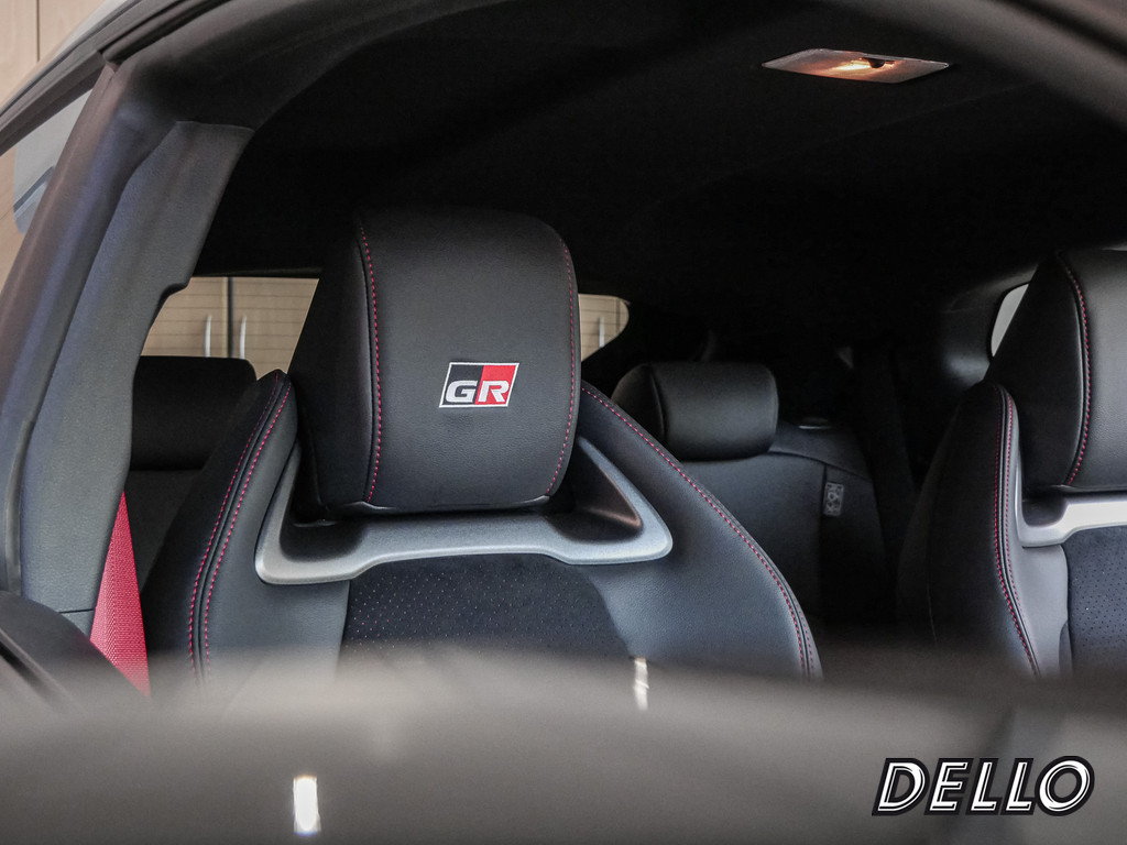 Fahrzeugansicht TOYOTA Yaris 1.6 GR - Bild 39