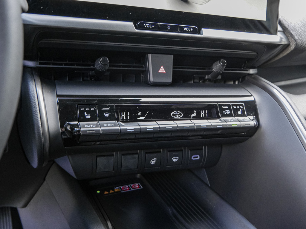 Fahrzeugansicht TOYOTA C-HR 1.8 Hybrid Teamplayer - Bild 18