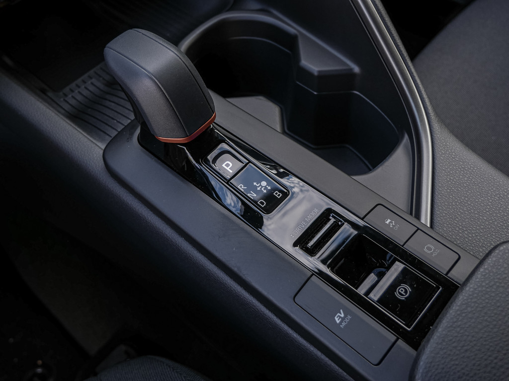 Fahrzeugansicht TOYOTA C-HR 1.8 Hybrid Teamplayer - Bild 21