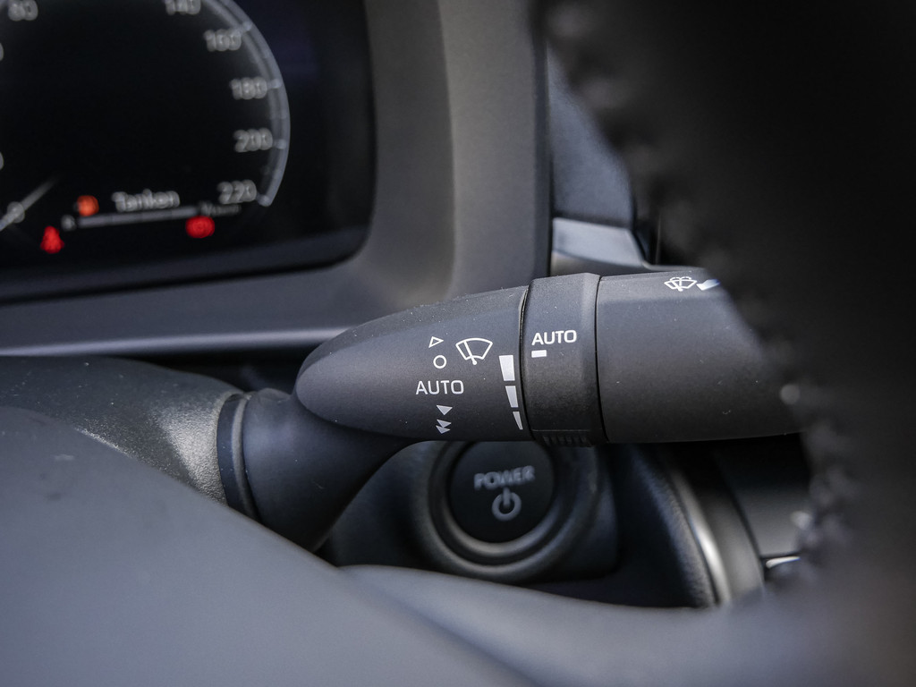 Fahrzeugansicht TOYOTA C-HR 1.8 Hybrid Teamplayer - Bild 27