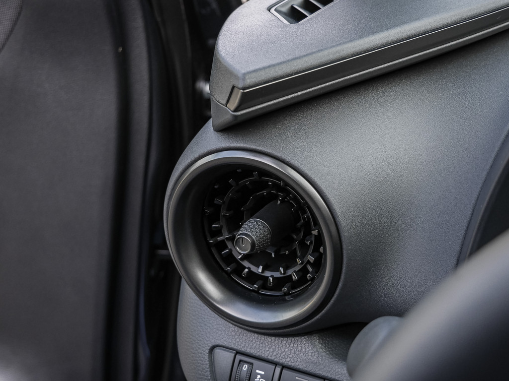 Fahrzeugansicht TOYOTA C-HR 1.8 Hybrid Teamplayer - Bild 31