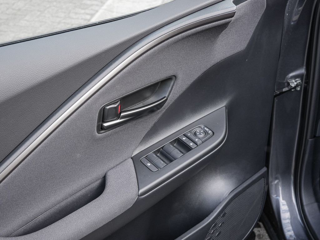 Fahrzeugansicht TOYOTA C-HR 1.8 Hybrid Teamplayer - Bild 36