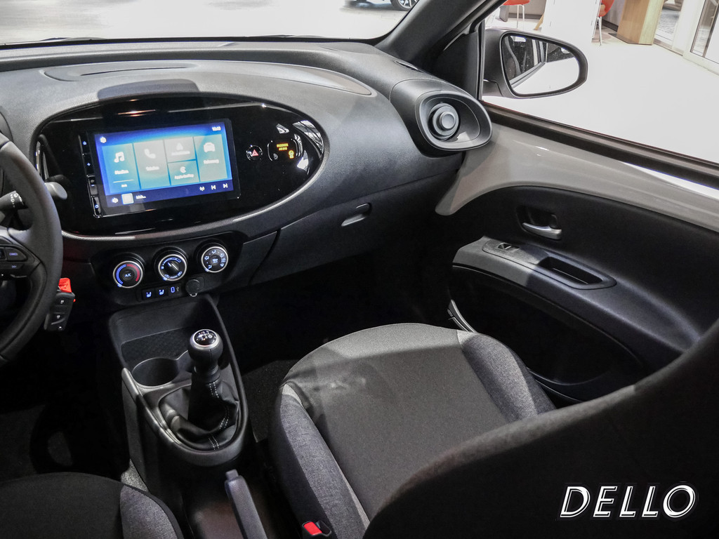 Fahrzeugansicht TOYOTA Aygo X 1.0 Business Edition - Bild 6