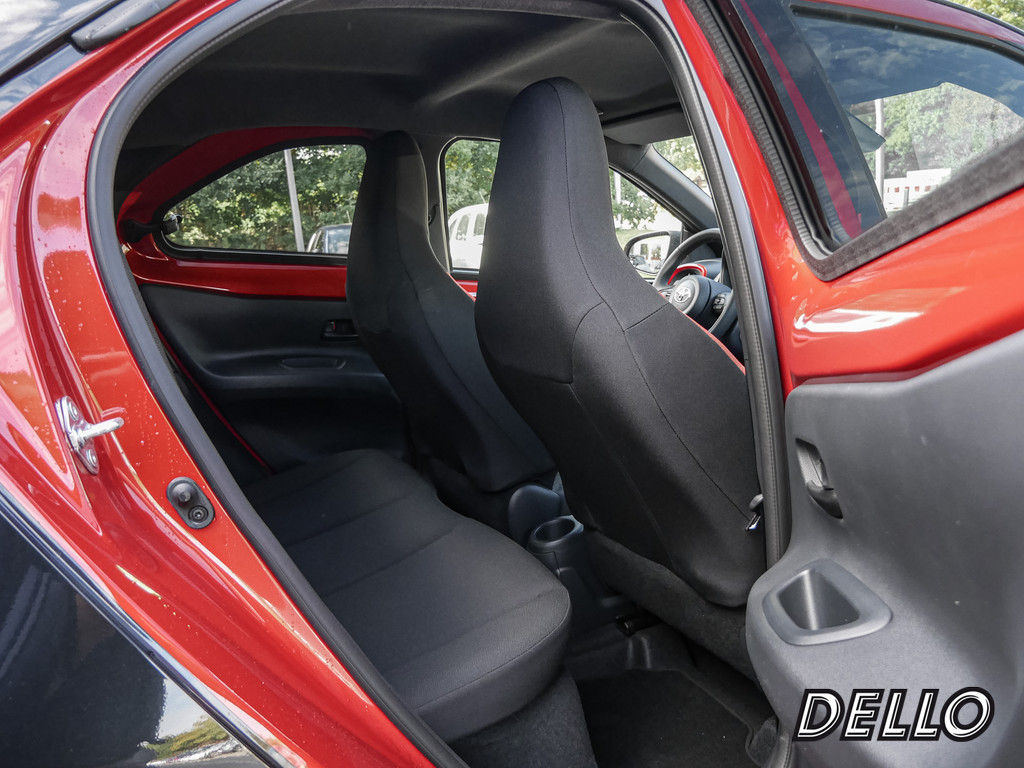 Fahrzeugansicht TOYOTA Aygo X 1.0 Teamplayer - Bild 4