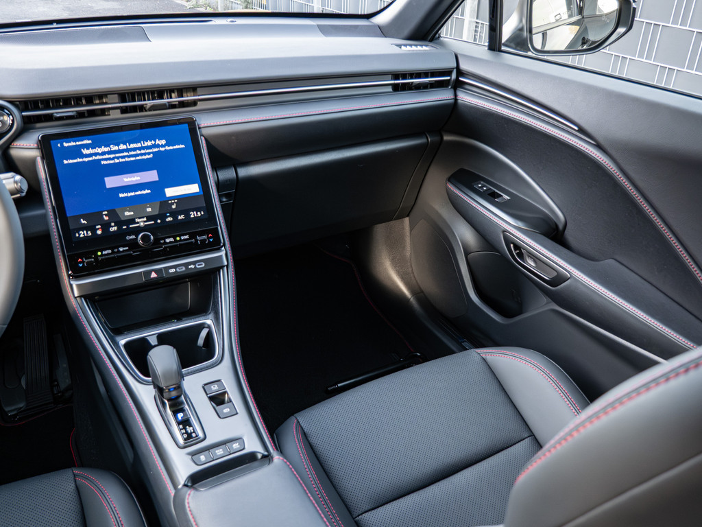 Fahrzeugansicht LEXUS LBX Elegant Black Edition - Bild 8