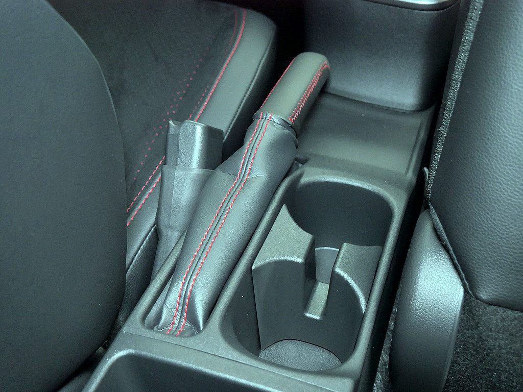 Fahrzeugansicht TOYOTA Yaris 1.6 GR - Bild 7