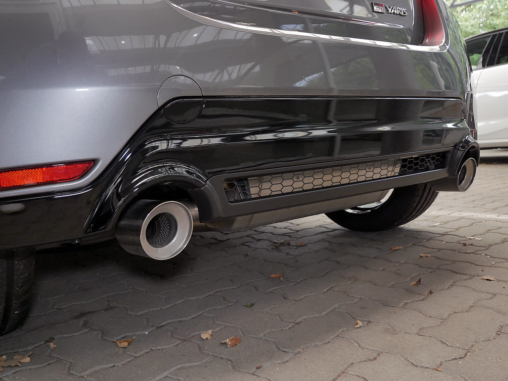 Fahrzeugansicht TOYOTA Yaris 1.6 GR - Bild 9