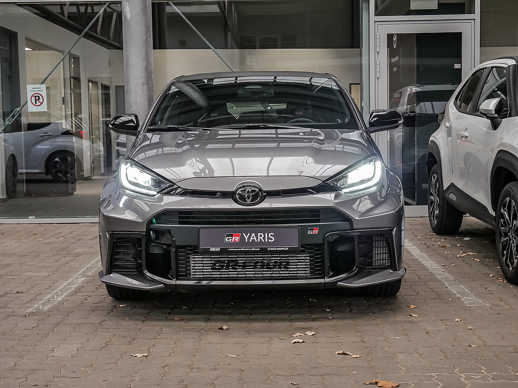 Fahrzeugansicht TOYOTA Yaris 1.6 GR - Bild 12