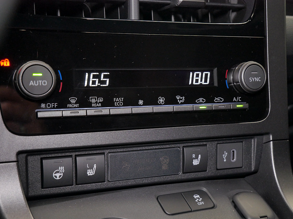 Fahrzeugansicht TOYOTA Yaris 1.6 GR - Bild 17