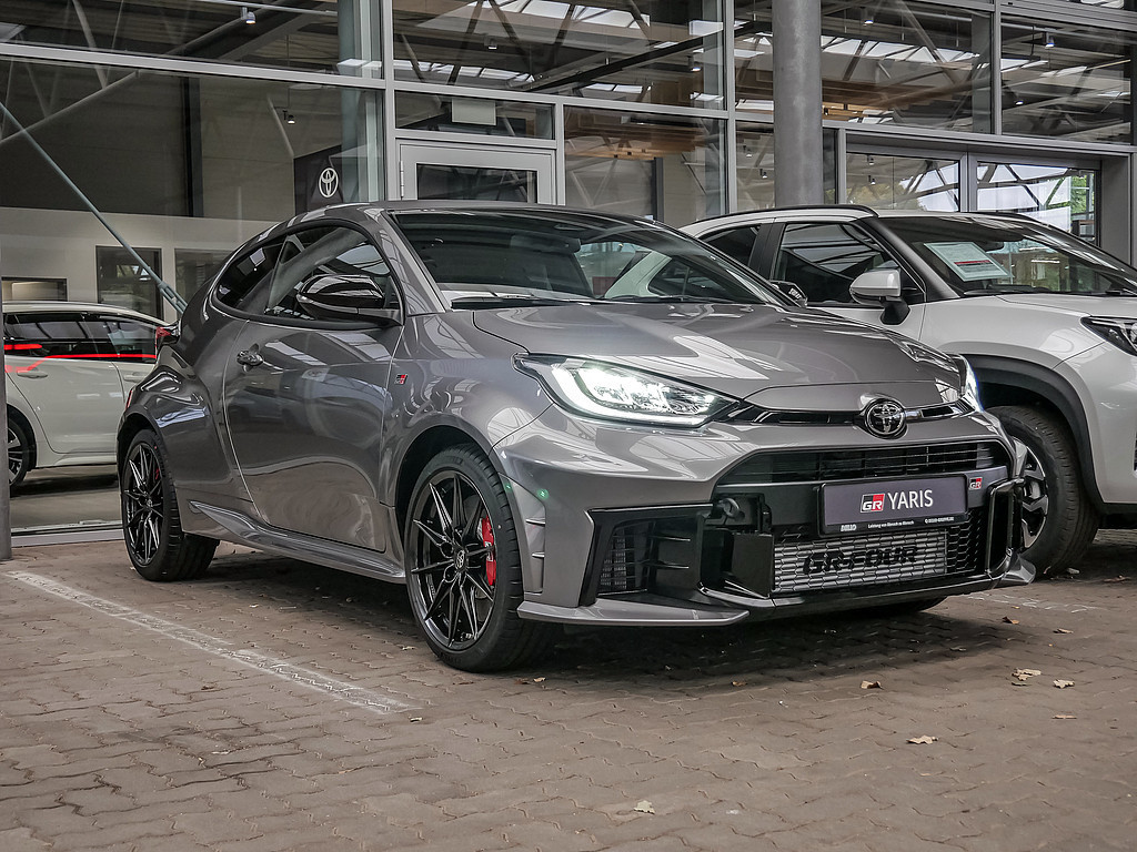 Fahrzeugansicht TOYOTA Yaris 1.6 GR - Bild 23