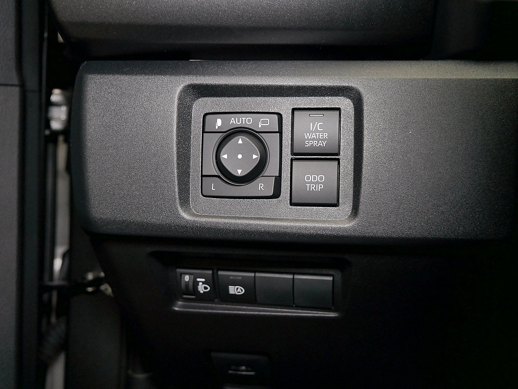 Fahrzeugansicht TOYOTA Yaris 1.6 GR - Bild 24