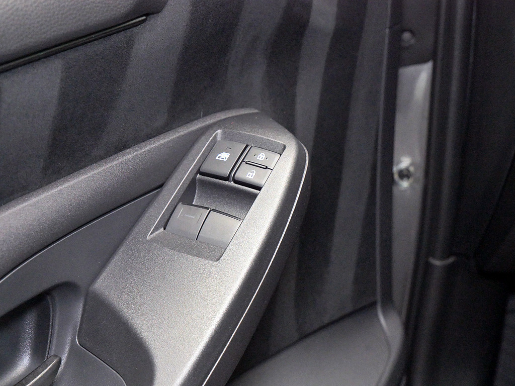 Fahrzeugansicht TOYOTA Yaris 1.6 GR - Bild 27