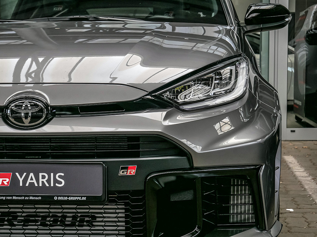 Fahrzeugansicht TOYOTA Yaris 1.6 GR - Bild 31