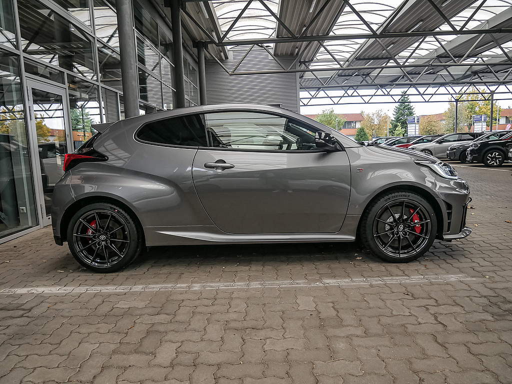 Fahrzeugansicht TOYOTA Yaris 1.6 GR - Bild 34