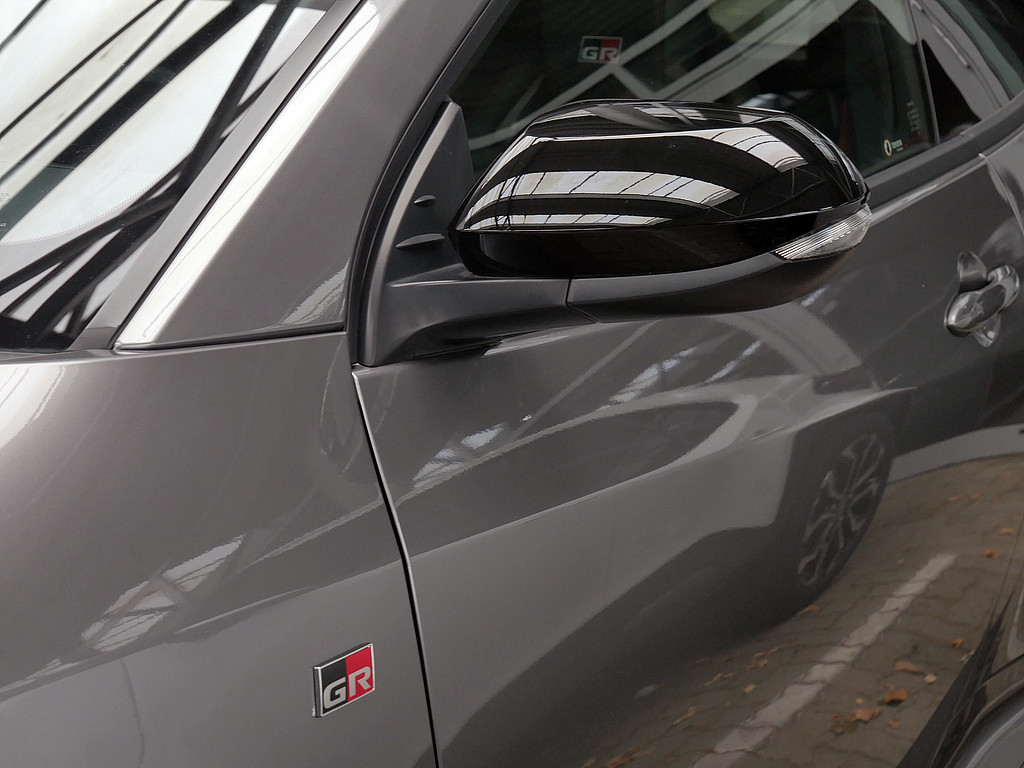 Fahrzeugansicht TOYOTA Yaris 1.6 GR - Bild 37