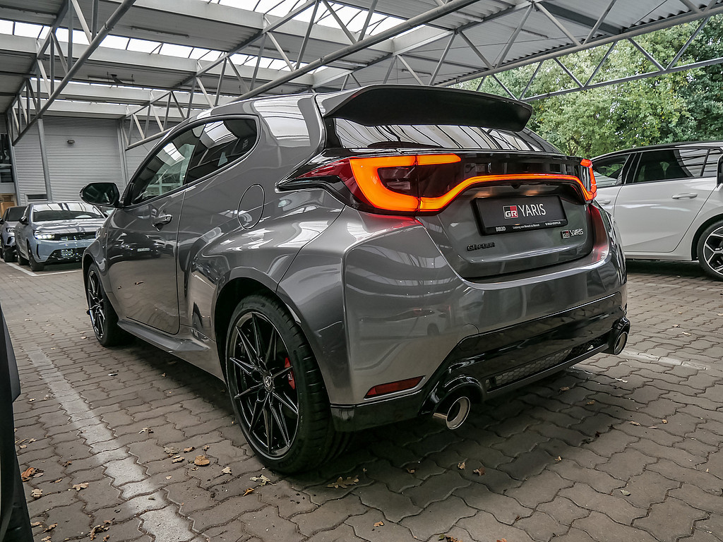 Fahrzeugansicht TOYOTA Yaris 1.6 GR - Bild 39