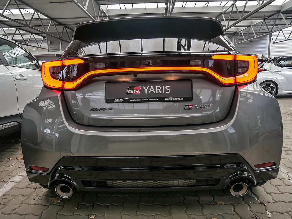 Fahrzeugansicht TOYOTA Yaris 1.6 GR - Bild 40