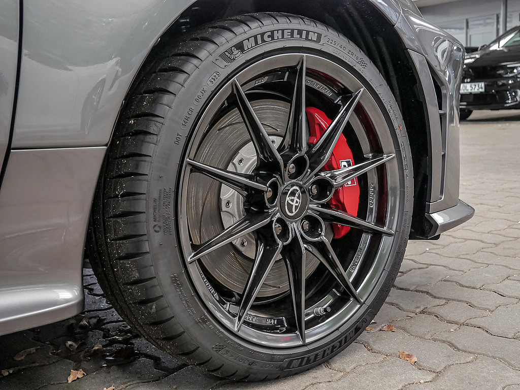 Fahrzeugansicht TOYOTA Yaris 1.6 GR - Bild 41