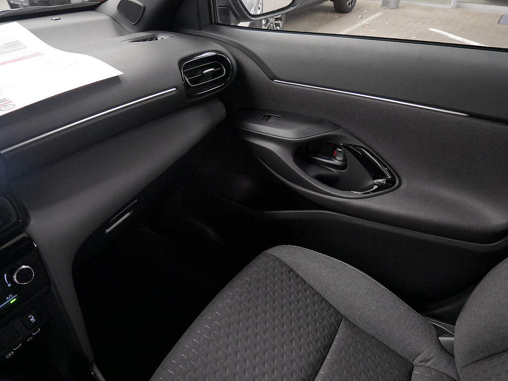 Fahrzeugansicht TOYOTA Yaris Cross 1.5 Hybrid Teamplayer - Bild 29