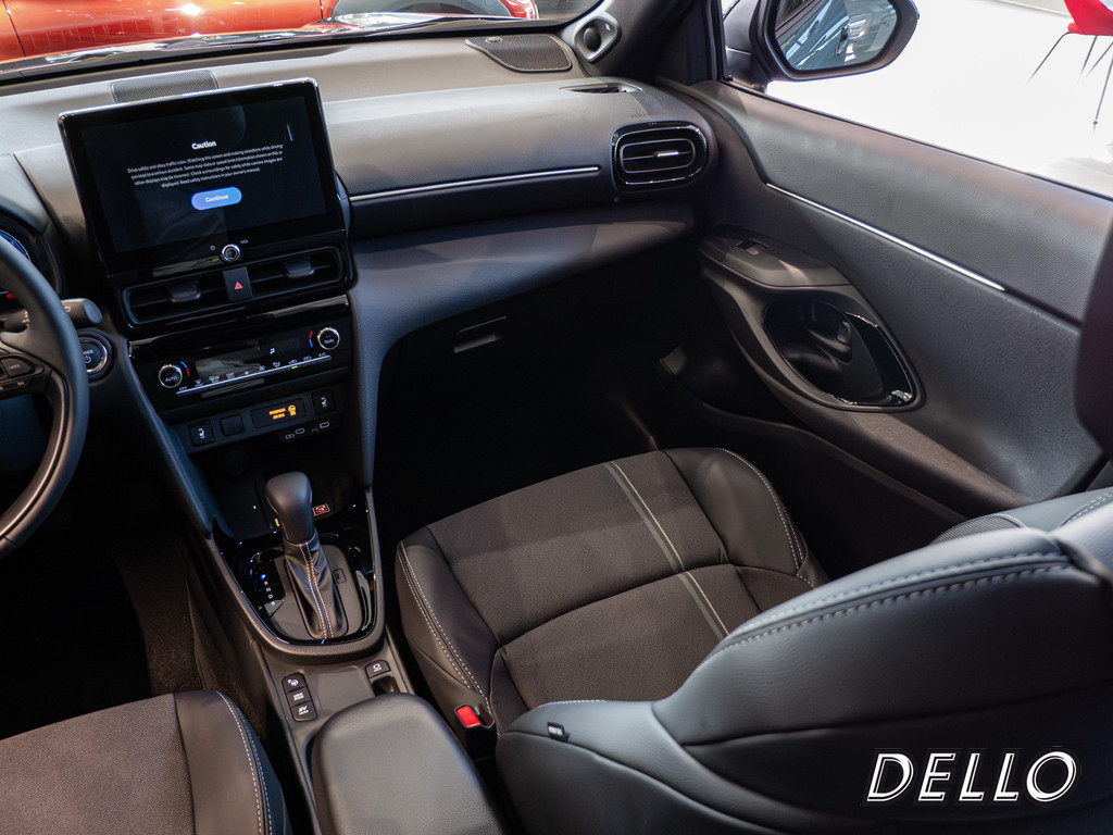 Fahrzeugansicht TOYOTA Yaris Cross 1.5 Hybrid FWD Style Plus - Bild 3