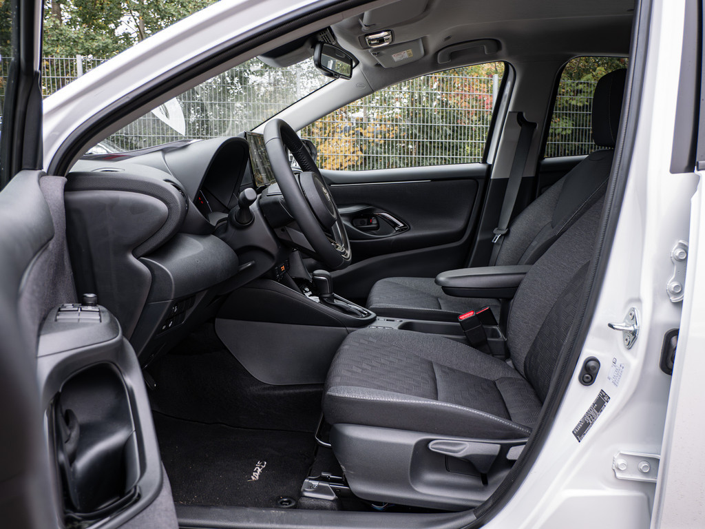 Fahrzeugansicht TOYOTA Yaris 1.5 Hybrid Teamplayer - Bild 4