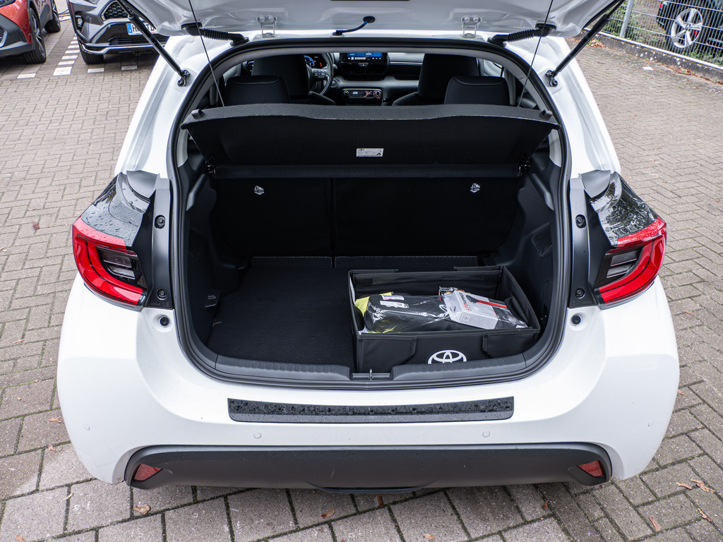 Fahrzeugansicht TOYOTA Yaris 1.5 Hybrid Teamplayer - Bild 7