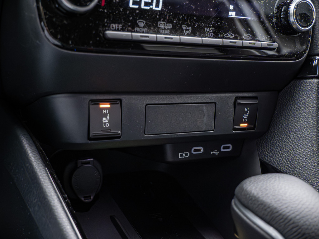 Fahrzeugansicht TOYOTA Yaris 1.5 Hybrid Teamplayer - Bild 18