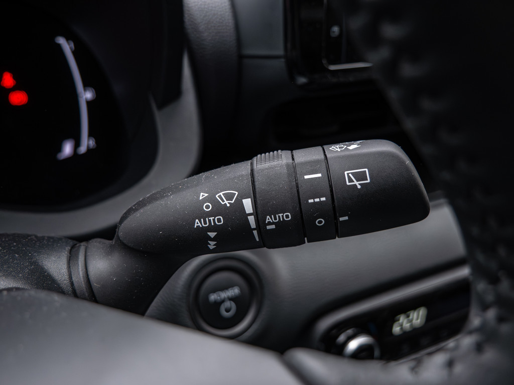 Fahrzeugansicht TOYOTA Yaris 1.5 Hybrid Teamplayer - Bild 26