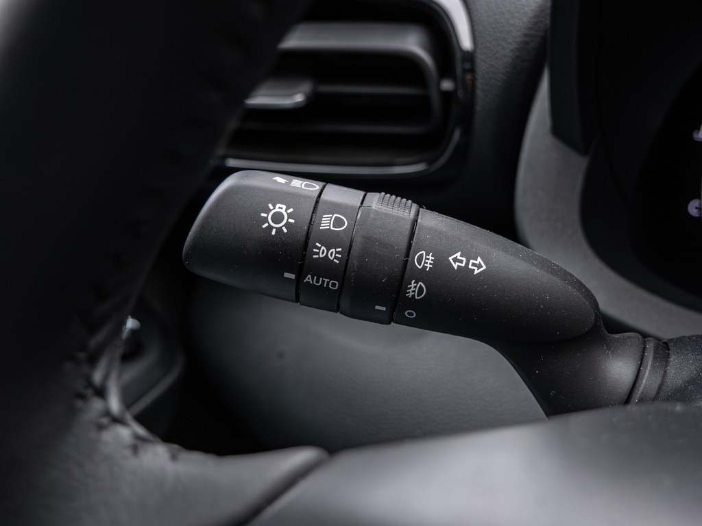 Fahrzeugansicht TOYOTA Yaris 1.5 Hybrid Teamplayer - Bild 28