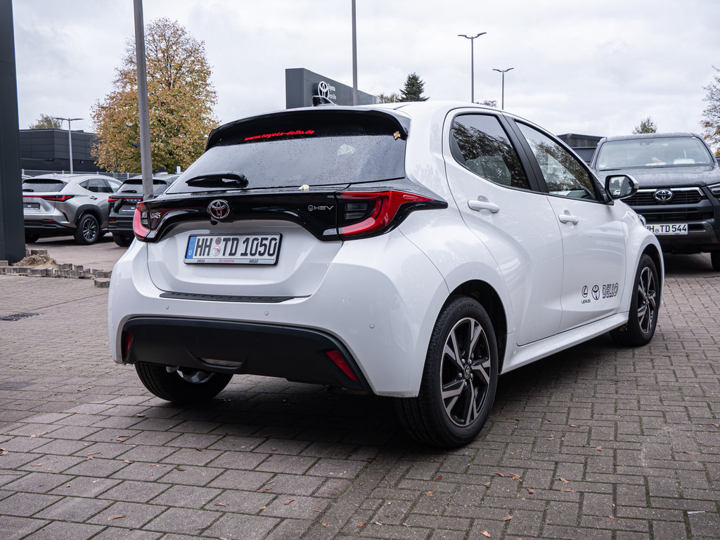 Fahrzeugansicht TOYOTA Yaris 1.5 Hybrid Teamplayer - Bild 37