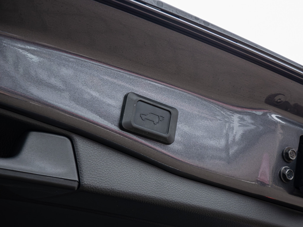 Fahrzeugansicht TOYOTA RAV4 2.5 Plug-in Hybrid 4x4 Teamplayer - Bild 11