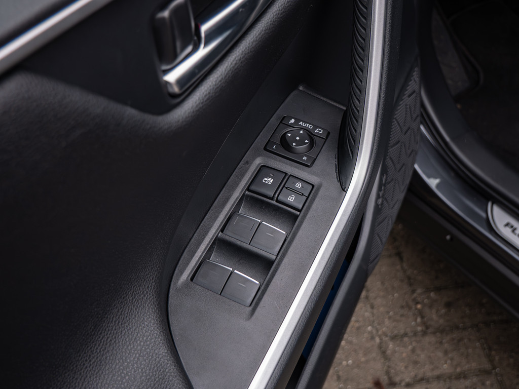 Fahrzeugansicht TOYOTA RAV4 2.5 Plug-in Hybrid 4x4 Teamplayer - Bild 40