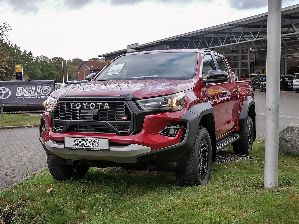 TOYOTA Hilux 2.8 D4-D Double Cab GR 4x4