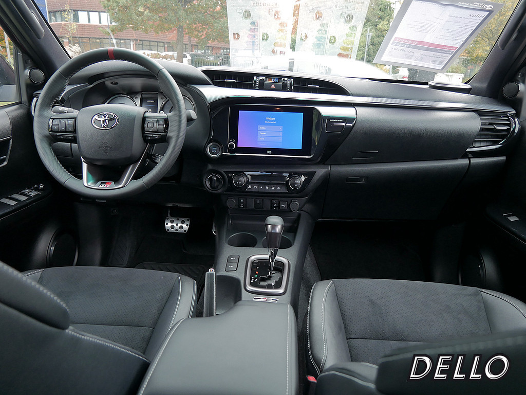 Fahrzeugansicht TOYOTA Hilux 2.8 D4-D Double Cab GR 4x4 - Bild 2
