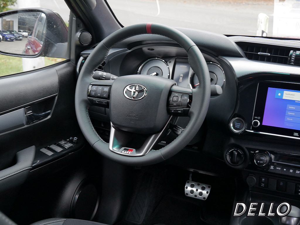 Fahrzeugansicht TOYOTA Hilux 2.8 D4-D Double Cab GR 4x4 - Bild 3