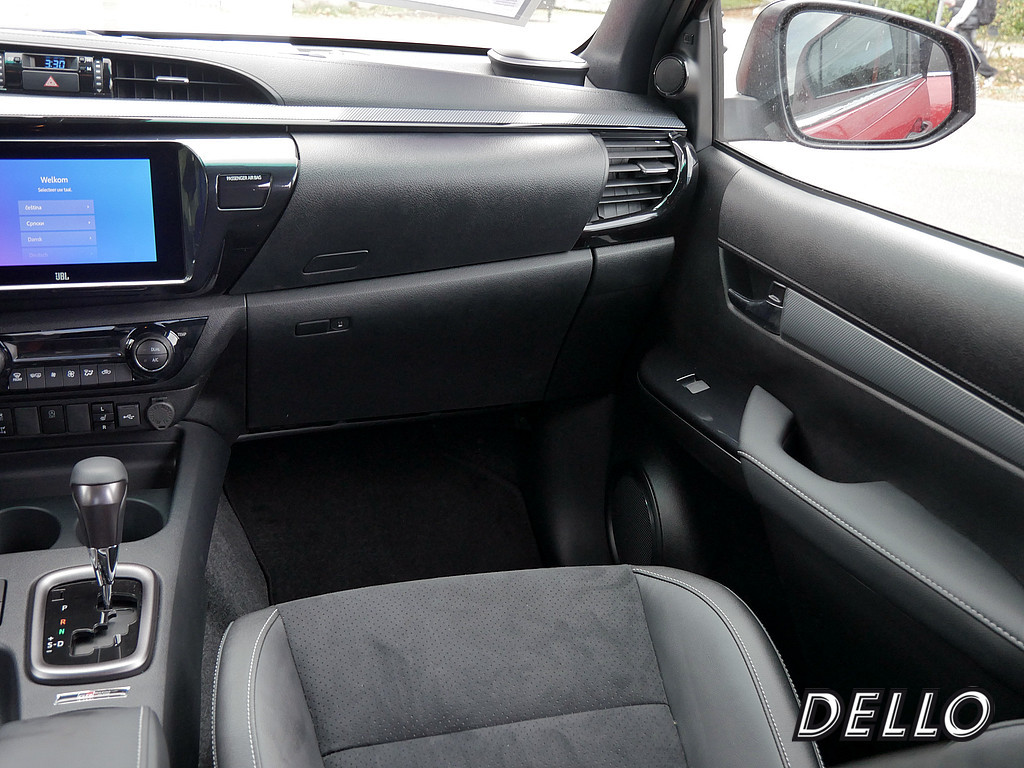 Fahrzeugansicht TOYOTA Hilux 2.8 D4-D Double Cab GR 4x4 - Bild 4