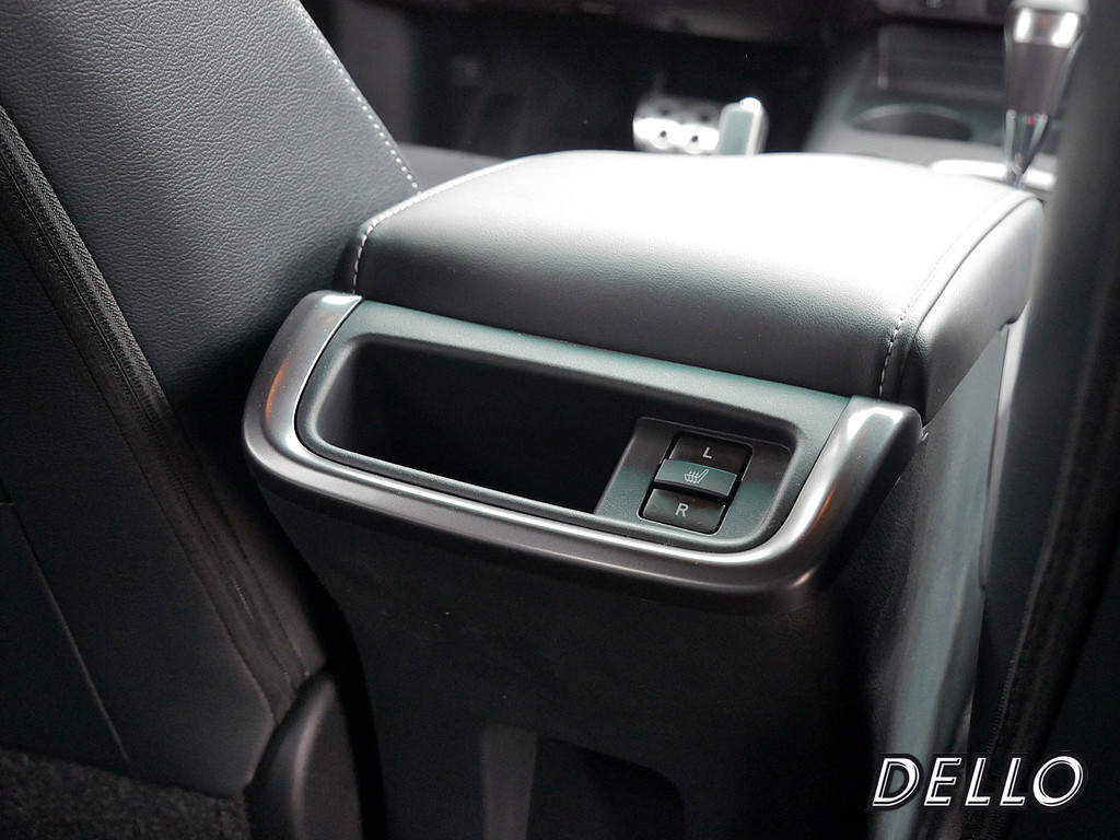 Fahrzeugansicht TOYOTA Hilux 2.8 D4-D Double Cab GR 4x4 - Bild 5