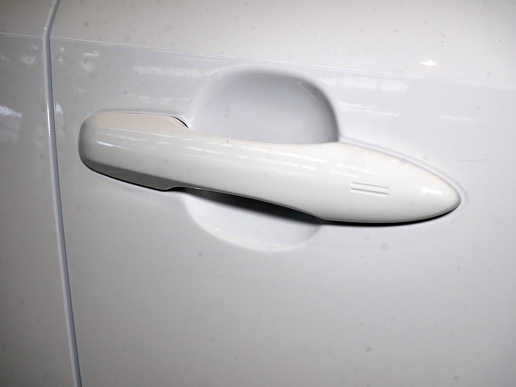 Fahrzeugansicht TOYOTA Corolla Touring Sports 1.8 Hybrid Teamplayer - Bild 3