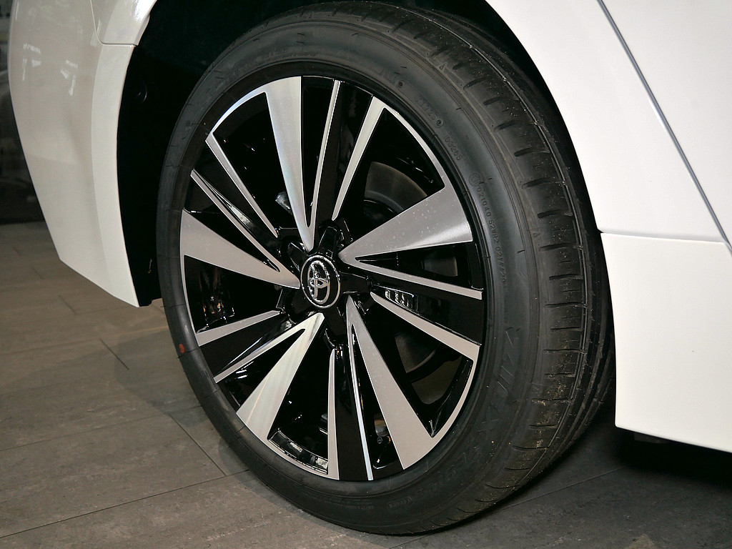 Fahrzeugansicht TOYOTA Corolla Touring Sports 1.8 Hybrid Teamplayer - Bild 4