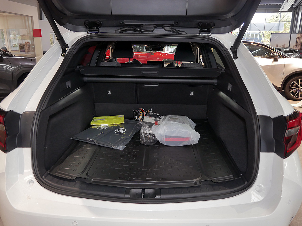 Fahrzeugansicht TOYOTA Corolla Touring Sports 1.8 Hybrid Teamplayer - Bild 5