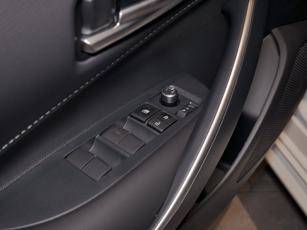 Fahrzeugansicht TOYOTA Corolla Touring Sports 1.8 Hybrid Teamplayer - Bild 8