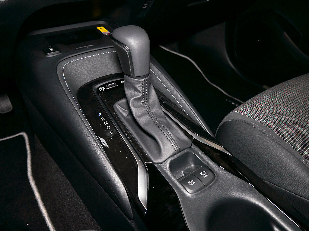 Fahrzeugansicht TOYOTA Corolla Touring Sports 1.8 Hybrid Teamplayer - Bild 18