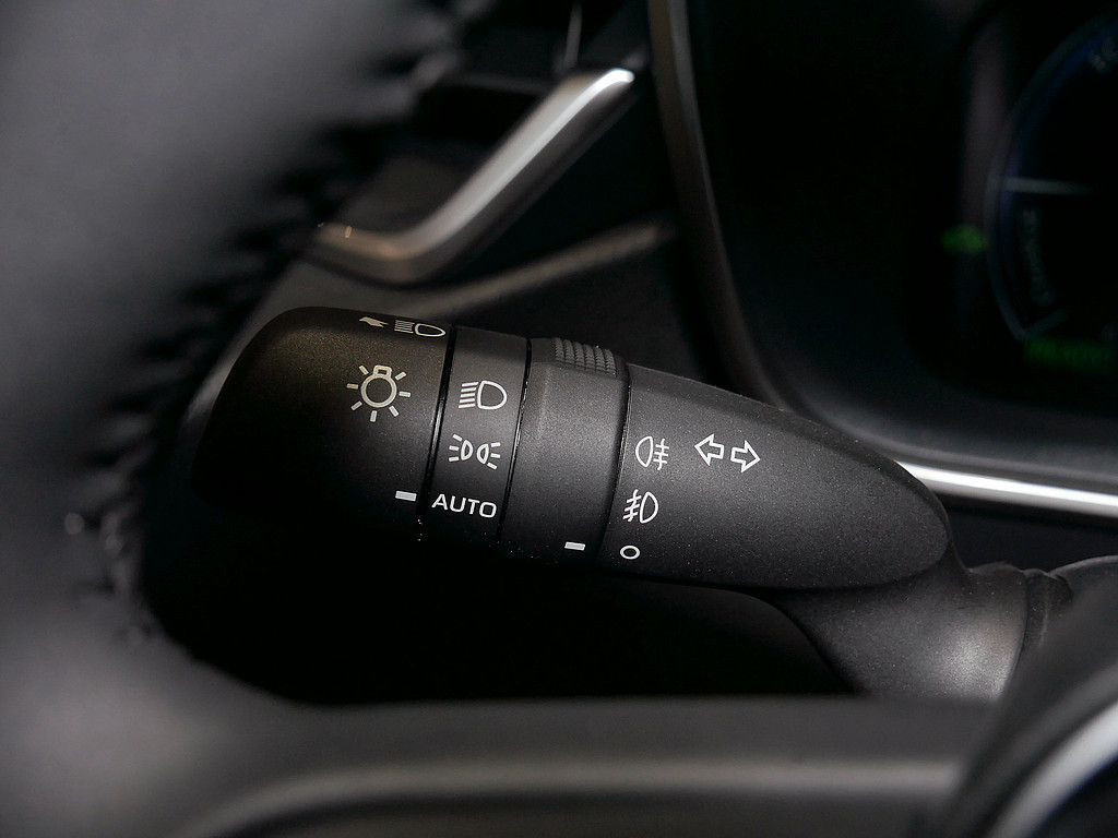 Fahrzeugansicht TOYOTA Corolla Touring Sports 1.8 Hybrid Teamplayer - Bild 24